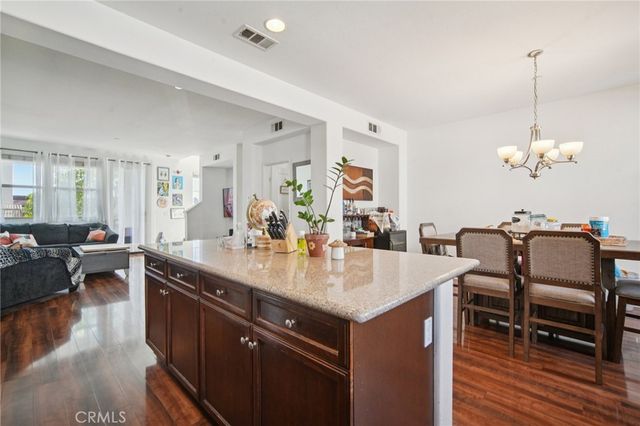 2997 E Pacific Coast Highway, Signal Hill, CA 90755