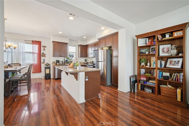 2997 E Pacific Coast Highway, Signal Hill, CA 90755