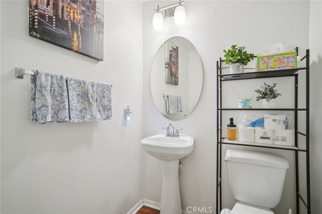 2997 E Pacific Coast Highway, Signal Hill, CA 90755