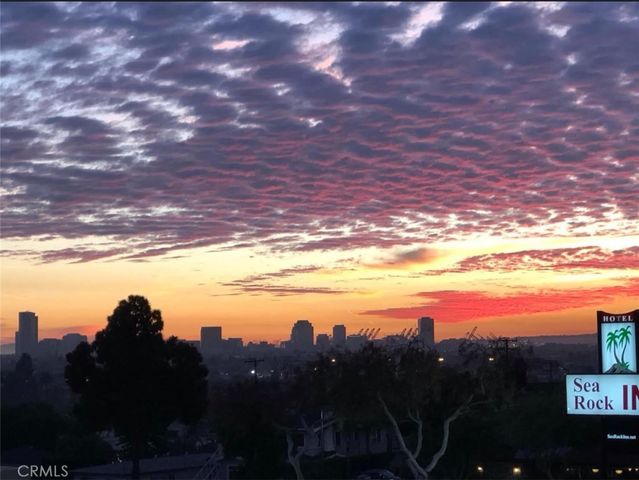 2997 E Pacific Coast Highway, Signal Hill, CA 90755