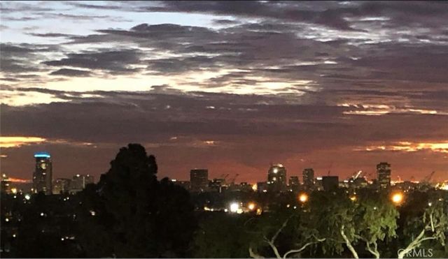 2997 E Pacific Coast Highway, Signal Hill, CA 90755