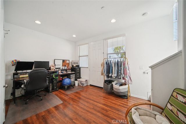 2997 E Pacific Coast Highway, Signal Hill, CA 90755