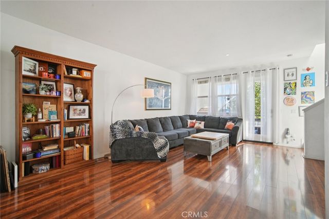 2997 E Pacific Coast Highway, Signal Hill, CA 90755