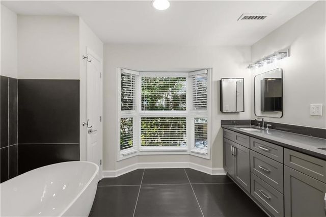 3475 OAK VALLEY RD. NE 140, Atlanta, GA 30326