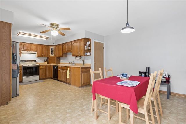 2 Pepperell On Asbury, Rolling Meadows, IL 60008