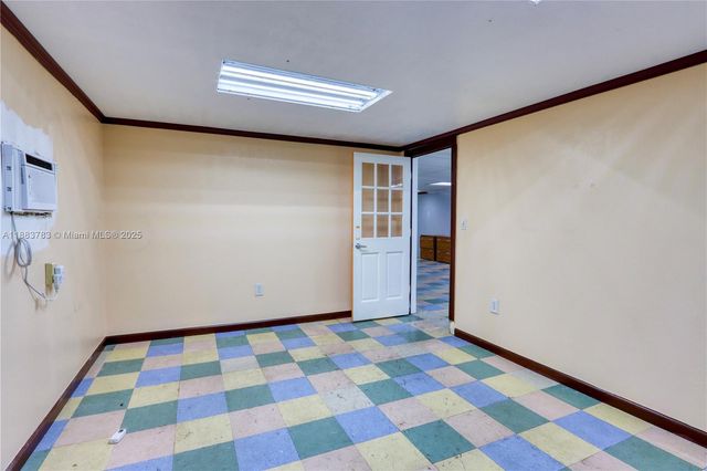 6250 W 21st Ct, Hialeah, FL 33016