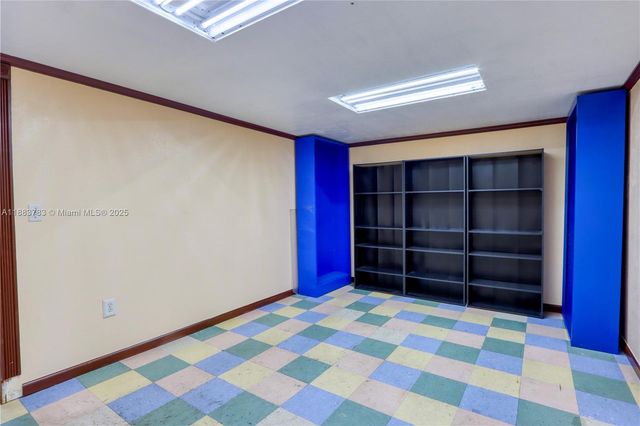 6250 W 21st Ct, Hialeah, FL 33016