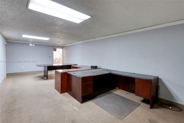 6250 W 21st Ct, Hialeah, FL 33016