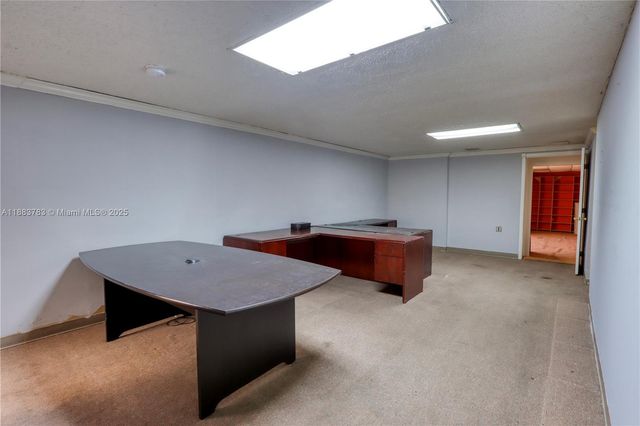 6250 W 21st Ct, Hialeah, FL 33016