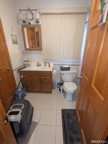 14 Hansen Farm Road, North Haven, CT 06473