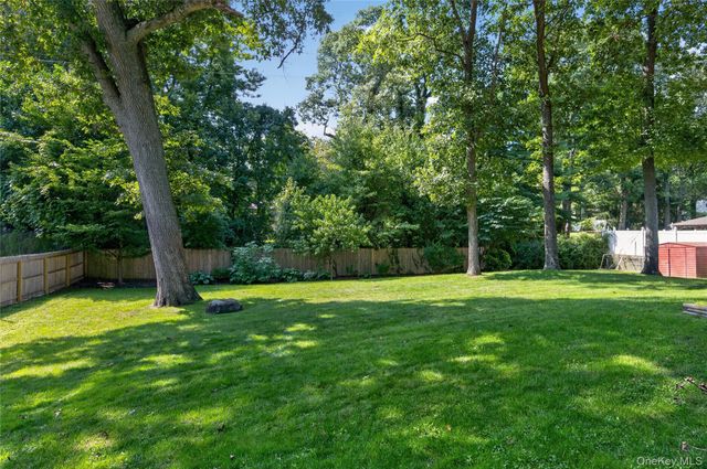 38 McCulloch Drive, Dix Hills, NY 11746