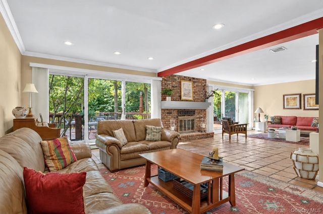 38 McCulloch Drive, Dix Hills, NY 11746