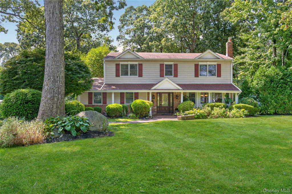 38 McCulloch Drive, Dix Hills, NY 11746 — photo 2