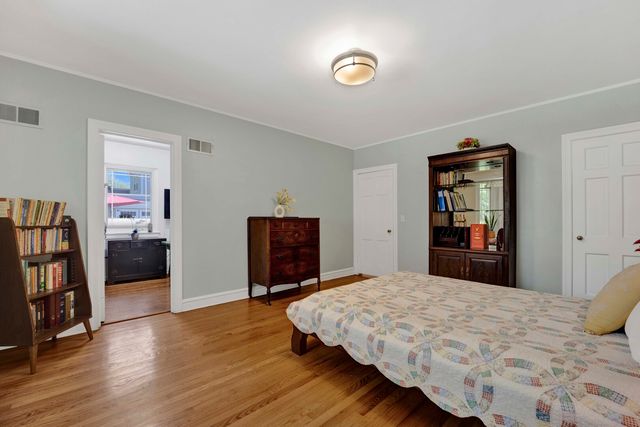 3029 Simpson Street, Evanston, IL 60201