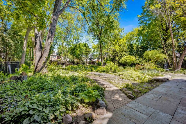 3029 Simpson Street, Evanston, IL 60201