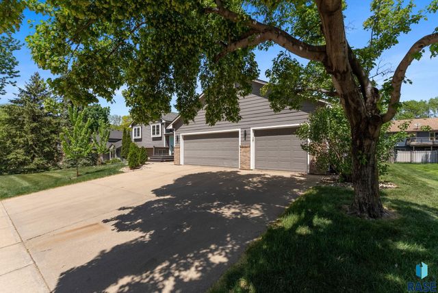 900 E 64th St Street, Sioux Falls, SD 57108
