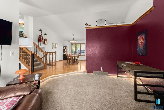 900 E 64th St Street, Sioux Falls, SD 57108