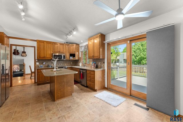 900 E 64th St Street, Sioux Falls, SD 57108