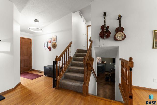 900 E 64th St Street, Sioux Falls, SD 57108