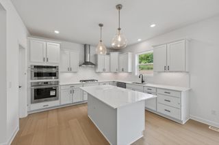 8693 Periwinkle Boulevard, Woodbury, MN 55129