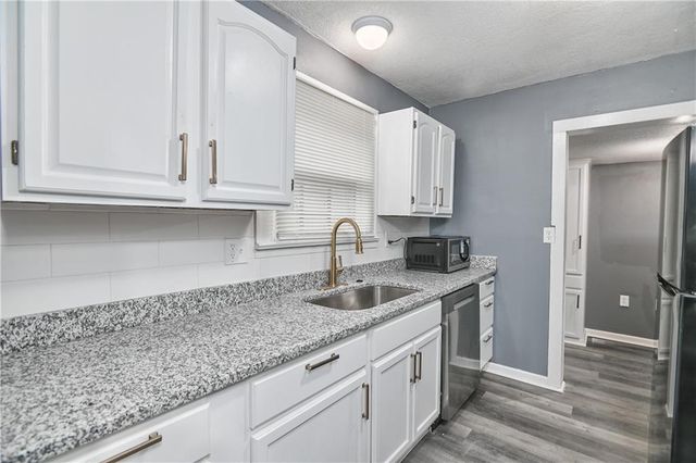 5932 Park Avenue, Kansas City, MO 64130