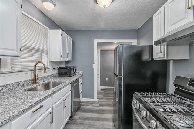 5932 Park Avenue, Kansas City, MO 64130