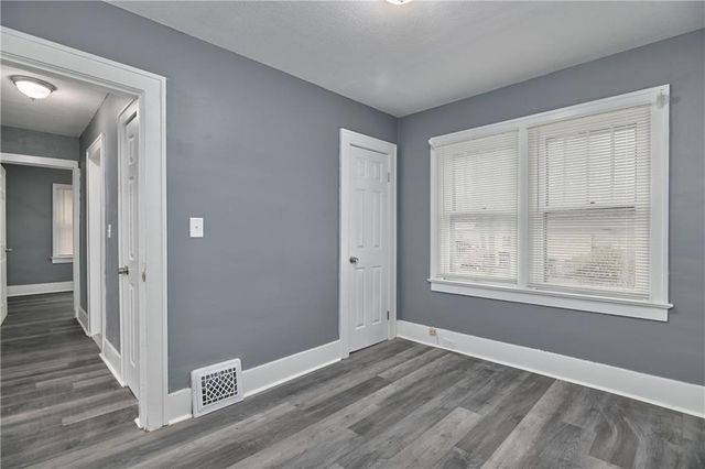 5932 Park Avenue, Kansas City, MO 64130