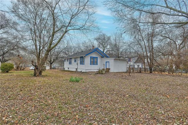 5932 Park Avenue, Kansas City, MO 64130