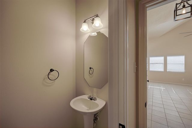 1815 Tickner Street, Conroe, TX 77301