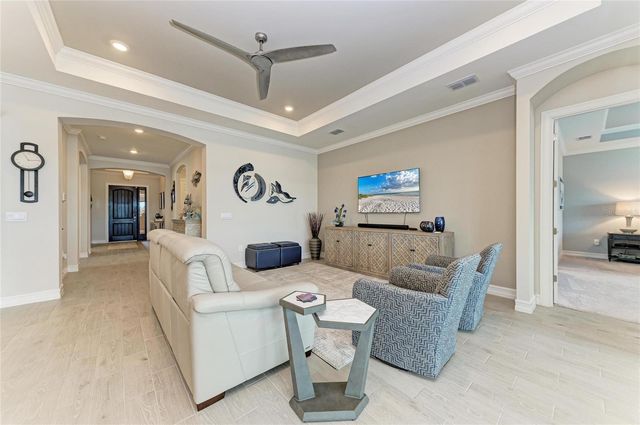 629 MARAVIYA BOULEVARD, Nokomis, FL 34275