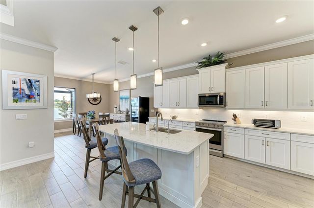 629 MARAVIYA BOULEVARD, Nokomis, FL 34275