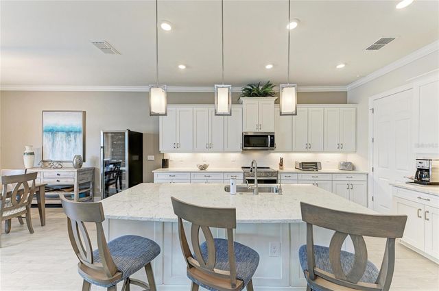 629 MARAVIYA BOULEVARD, Nokomis, FL 34275