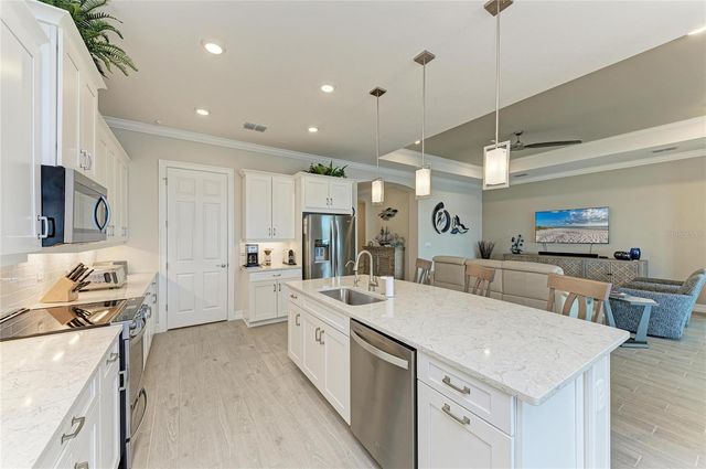 629 MARAVIYA BOULEVARD, Nokomis, FL 34275