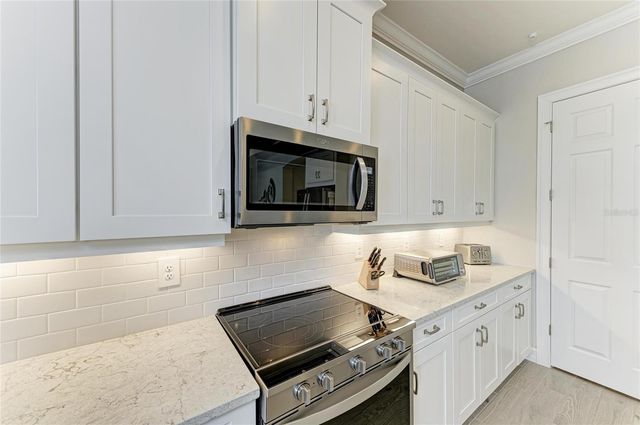 629 MARAVIYA BOULEVARD, Nokomis, FL 34275