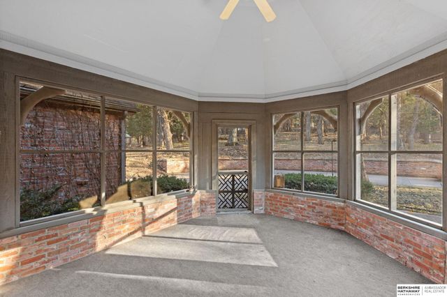 20605 Meadow Ridge Drive, Springfield, NE 68059