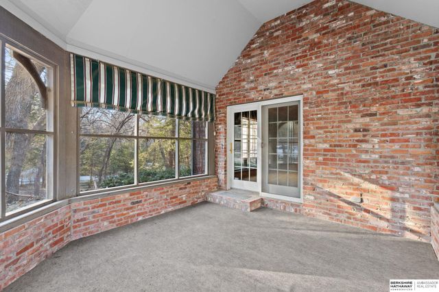 20605 Meadow Ridge Drive, Springfield, NE 68059