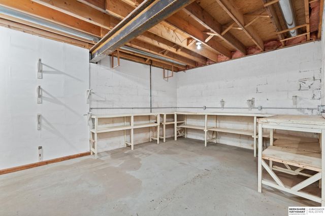 20605 Meadow Ridge Drive, Springfield, NE 68059
