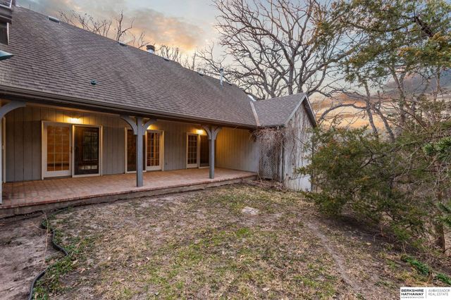20605 Meadow Ridge Drive, Springfield, NE 68059
