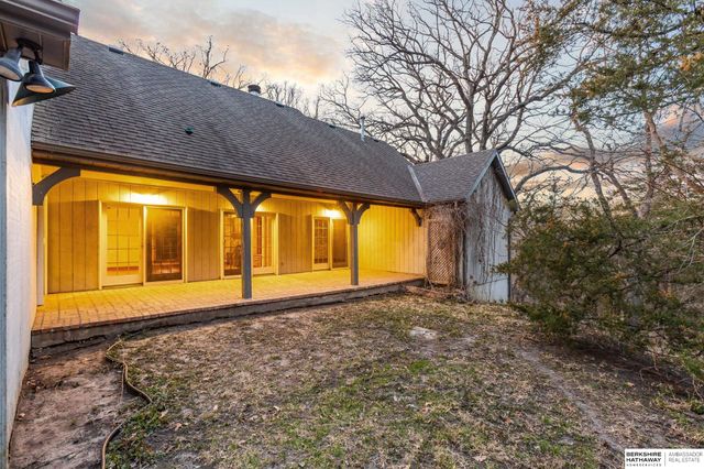 20605 Meadow Ridge Drive, Springfield, NE 68059