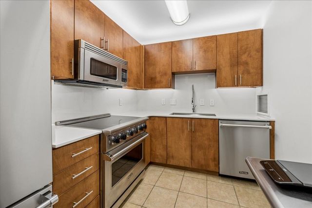 2195 Poplar Ave Apt 504, Memphis, TN 38104