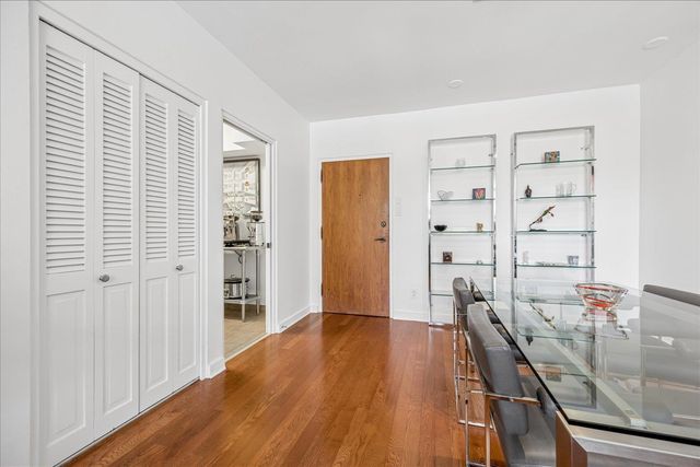 2195 Poplar Ave Apt 504, Memphis, TN 38104