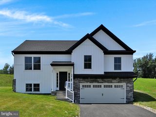564 MONOCACY TRL, Spring Grove, PA 17362