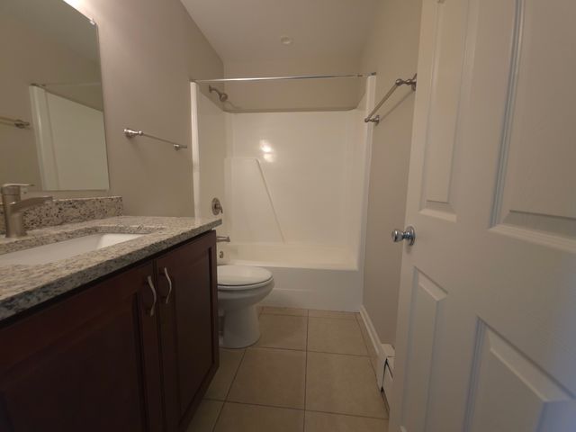 510 KIOWA Court 201, Naperville, IL 60565