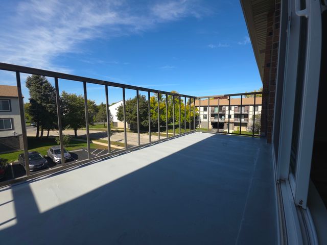 510 KIOWA Court 201, Naperville, IL 60565