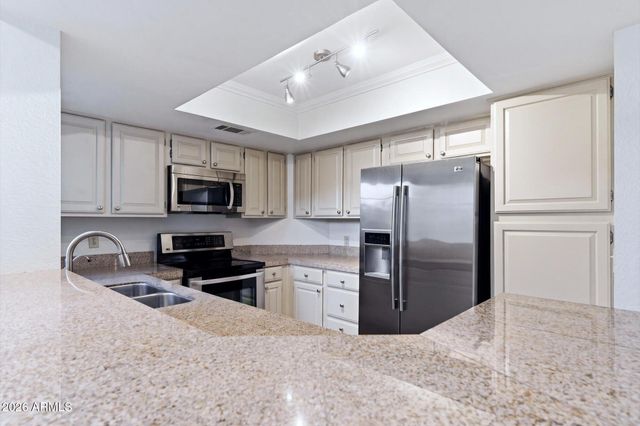 4021 E LAUREL Lane NE, Phoenix, AZ 85028