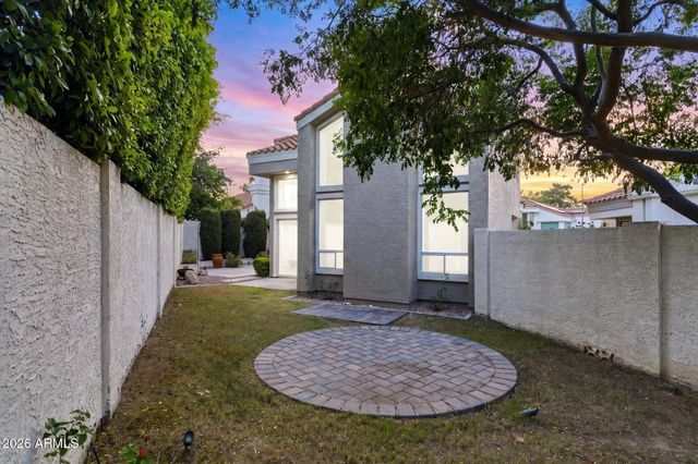 4021 E LAUREL Lane NE, Phoenix, AZ 85028