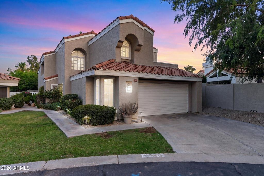 Image 1 of property listing at 4021 E LAUREL Lane NE, Phoenix, AZ 85028