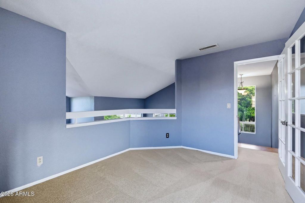 Image 22 of property listing at 4021 E LAUREL Lane NE, Phoenix, AZ 85028