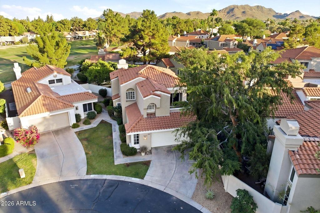 Image 37 of property listing at 4021 E LAUREL Lane NE, Phoenix, AZ 85028