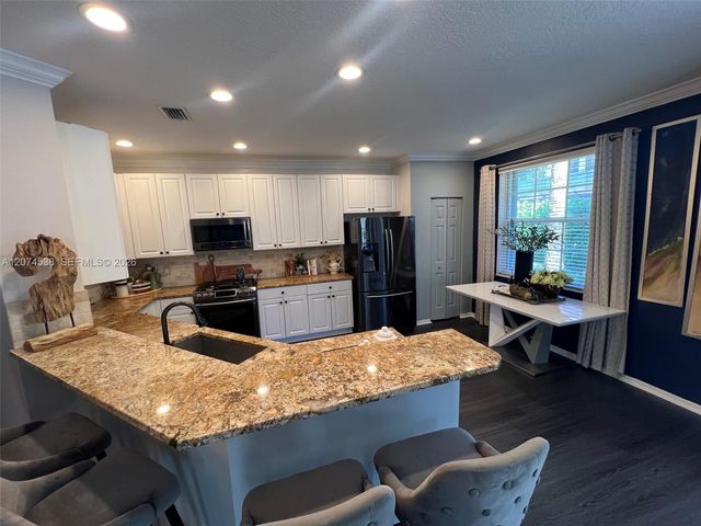 425 Pumpkin Drive, Palm Beach Gardens, FL 33410